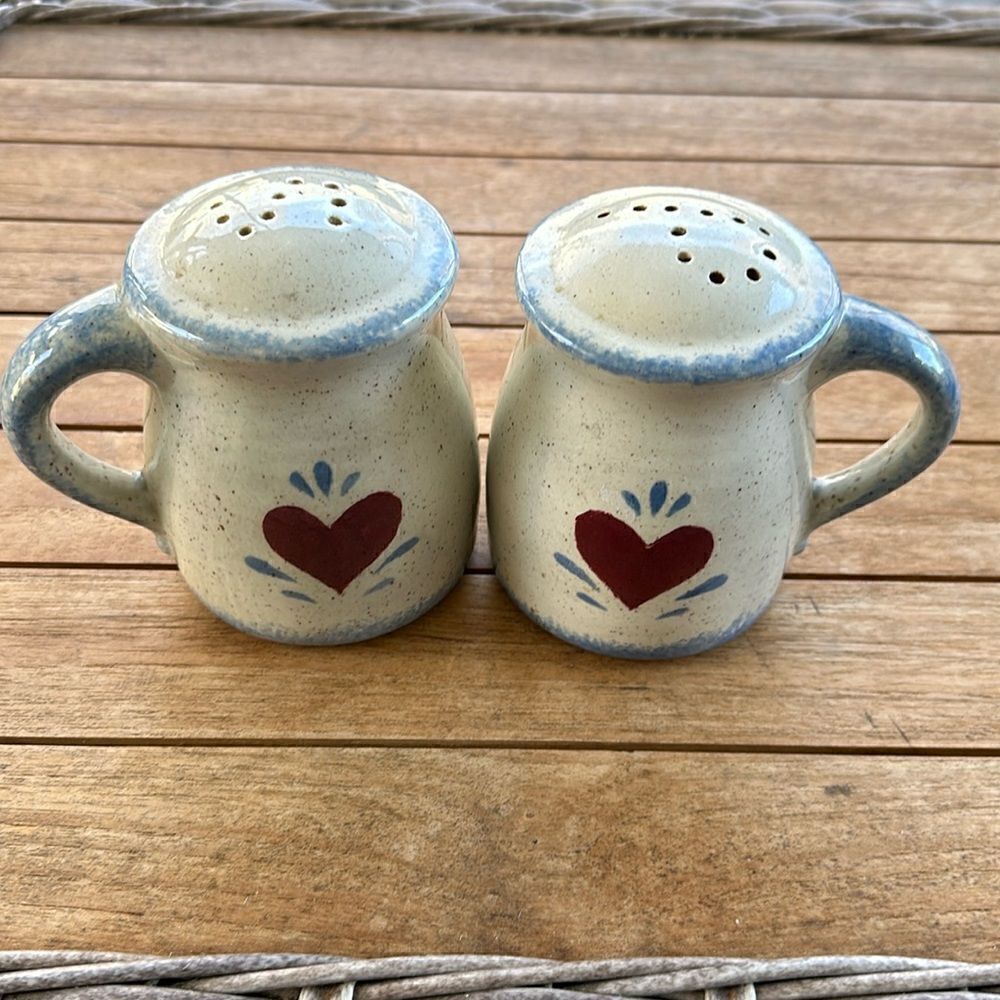 Cottage Collections VTG Ceramic Salt & Pepper Shaker Set